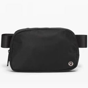 NWT Lululemon Everywhere Belt Bag Black